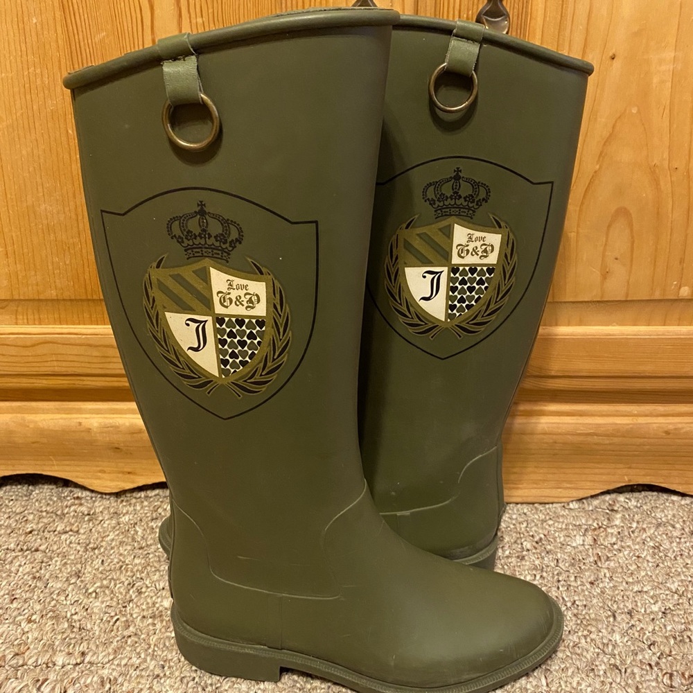 Green Juicy Couture logo rain boot